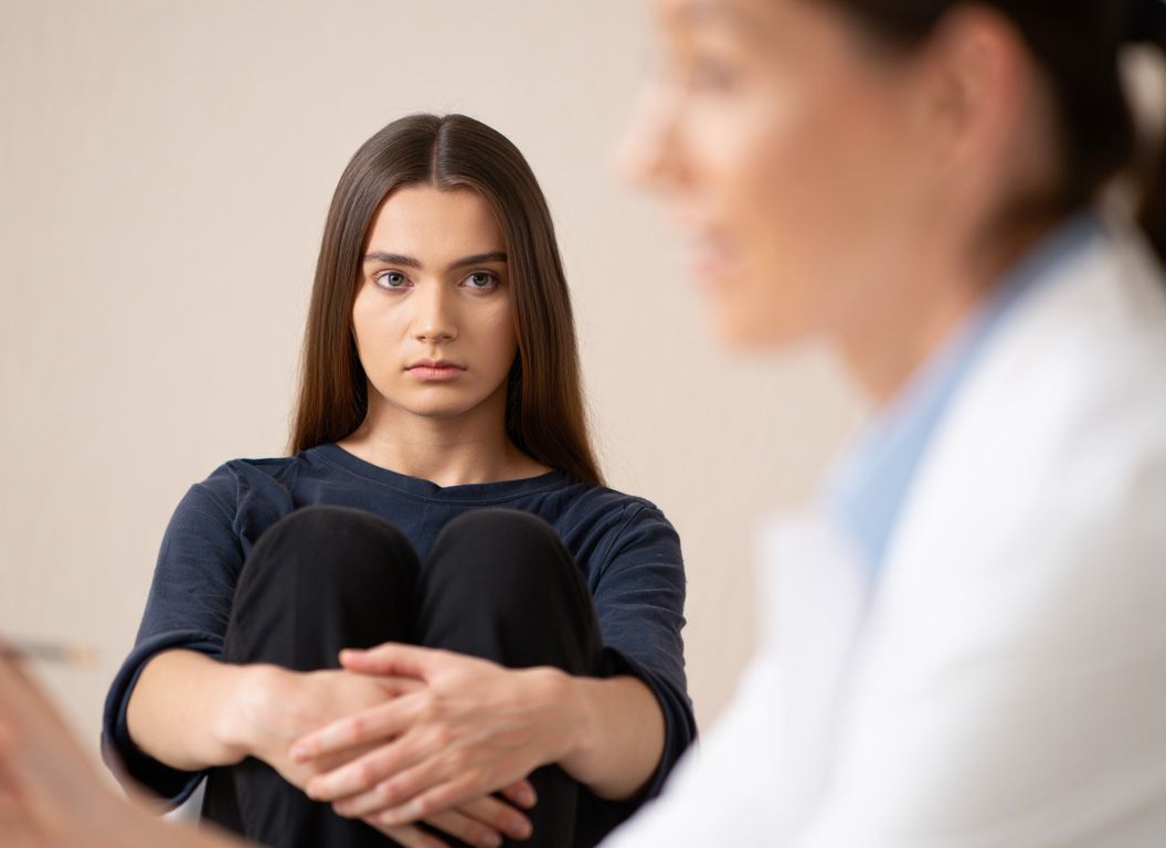 Девушка на сеансе гипнотерапии